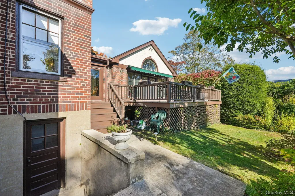 18 Chippewa Road Yonkers NY 10710