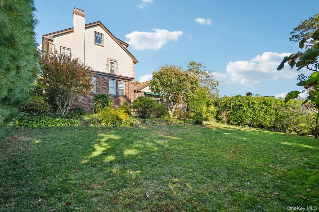 18 Chippewa Road Yonkers NY 10710