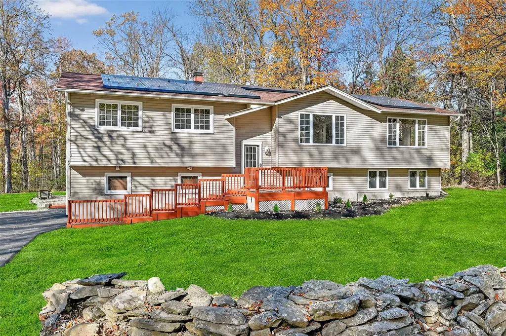 40 Clara Avenue New Windsor NY 12553