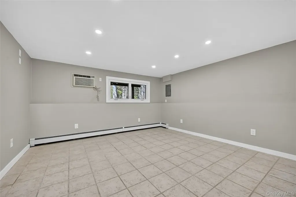 40 Clara Avenue New Windsor NY 12553