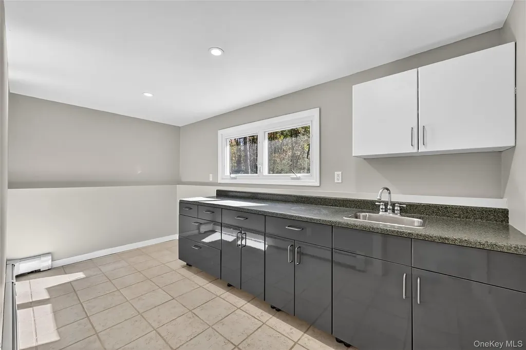 40 Clara Avenue New Windsor NY 12553