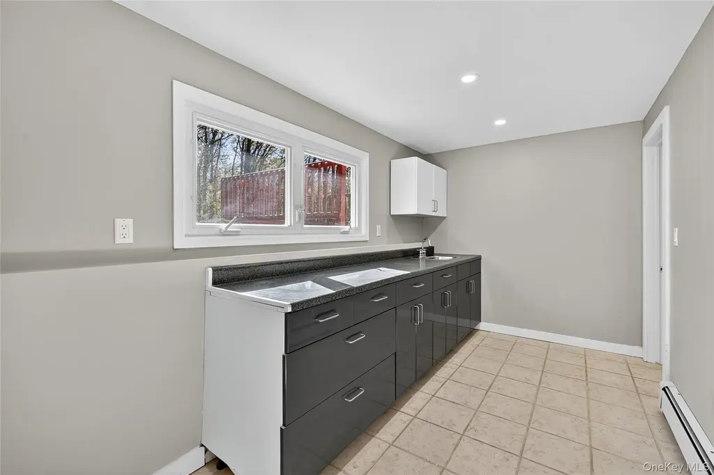 40 Clara Avenue New Windsor NY 12553