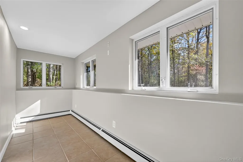 40 Clara Avenue New Windsor NY 12553