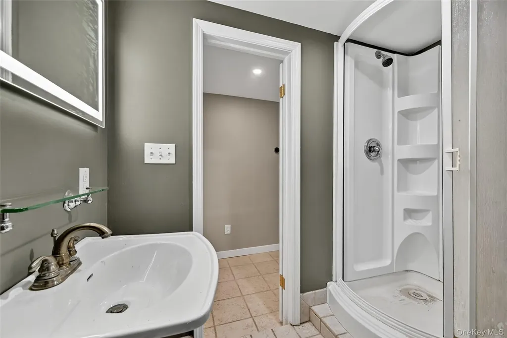 40 Clara Avenue New Windsor NY 12553