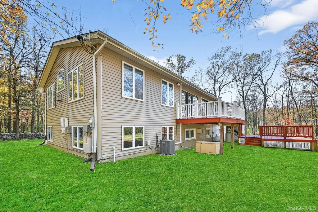 40 Clara Avenue New Windsor NY 12553