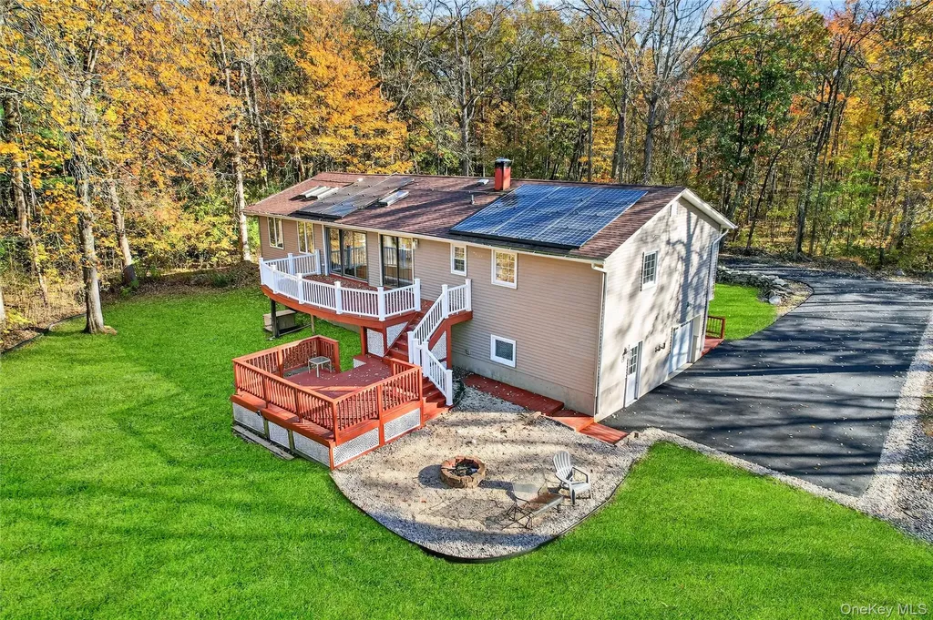 40 Clara Avenue New Windsor NY 12553
