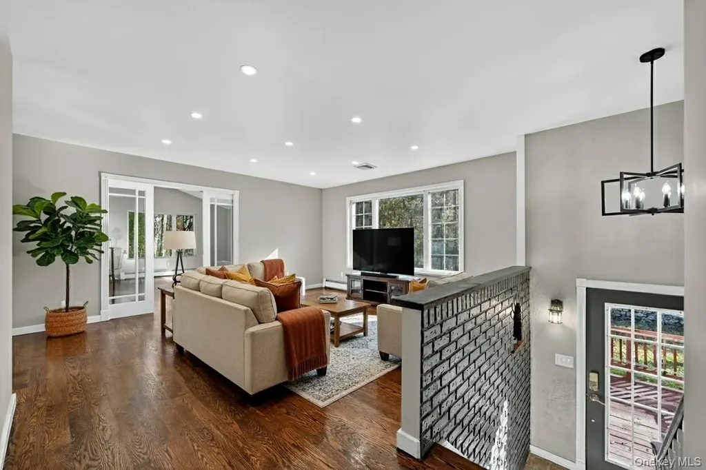 40 Clara Avenue New Windsor NY 12553