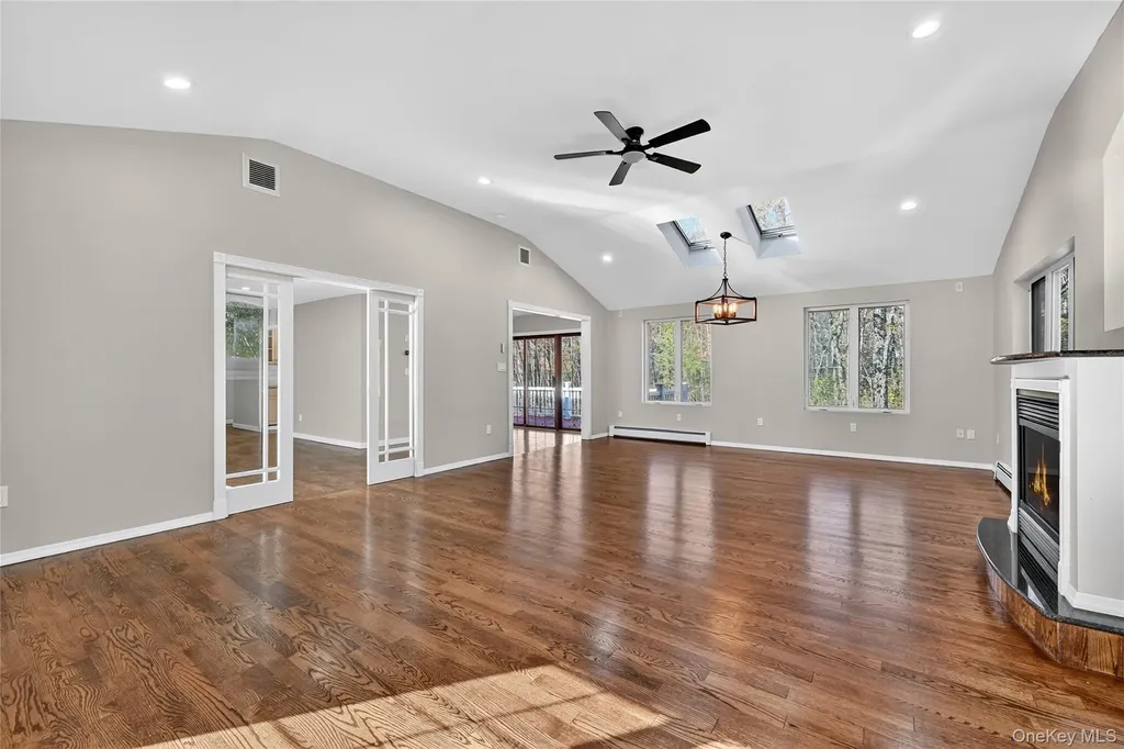 40 Clara Avenue New Windsor NY 12553