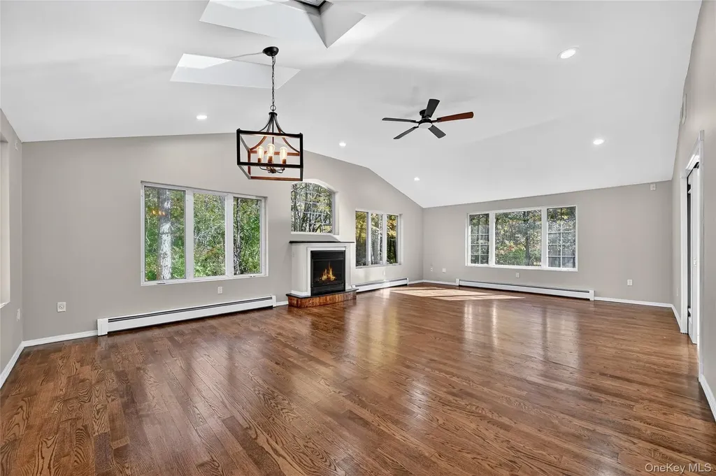 40 Clara Avenue New Windsor NY 12553