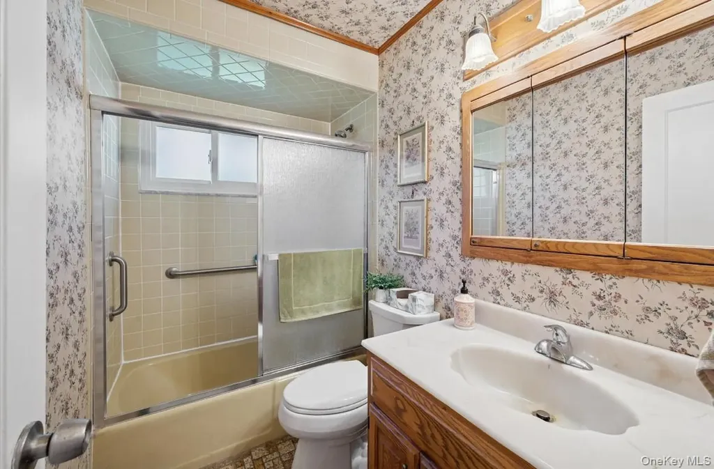 43 Briarcliff Road Westbury NY 11590