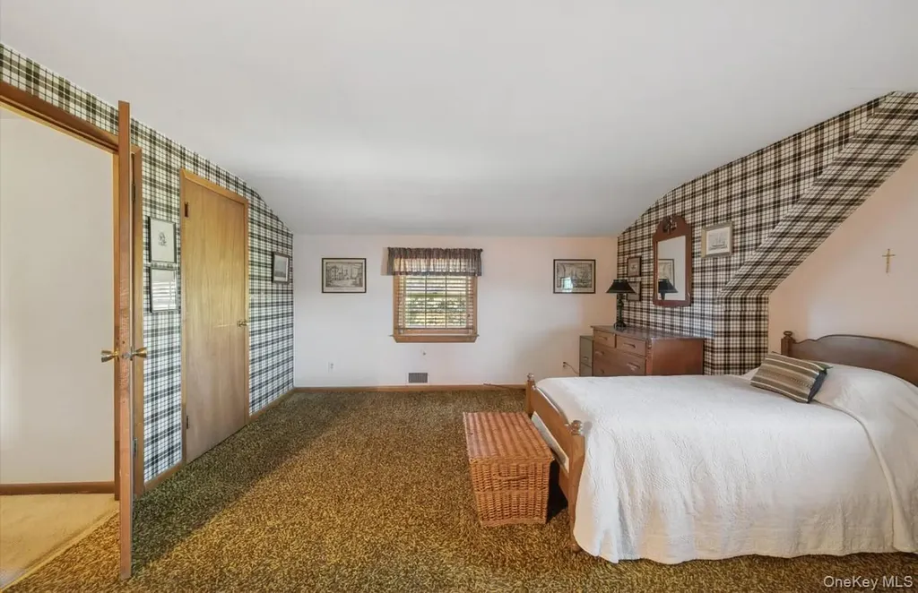 43 Briarcliff Road Westbury NY 11590