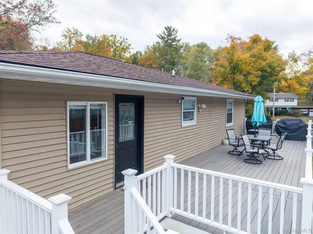 30 Willow Road Saugerties NY 12477