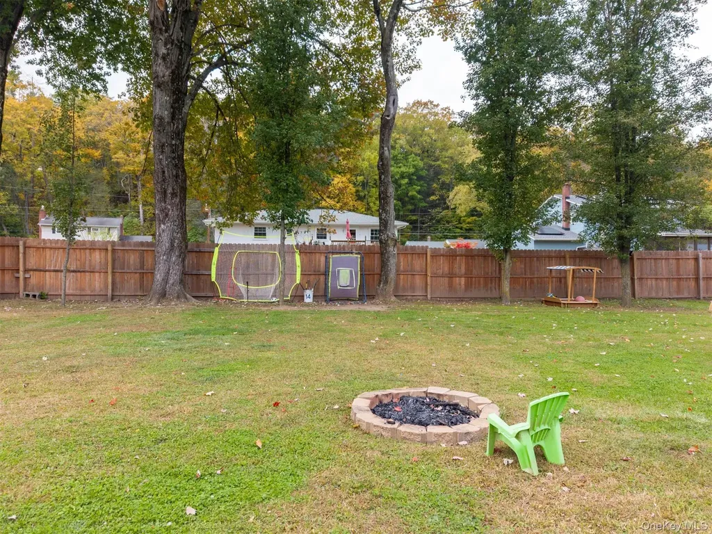 30 Willow Road Saugerties NY 12477