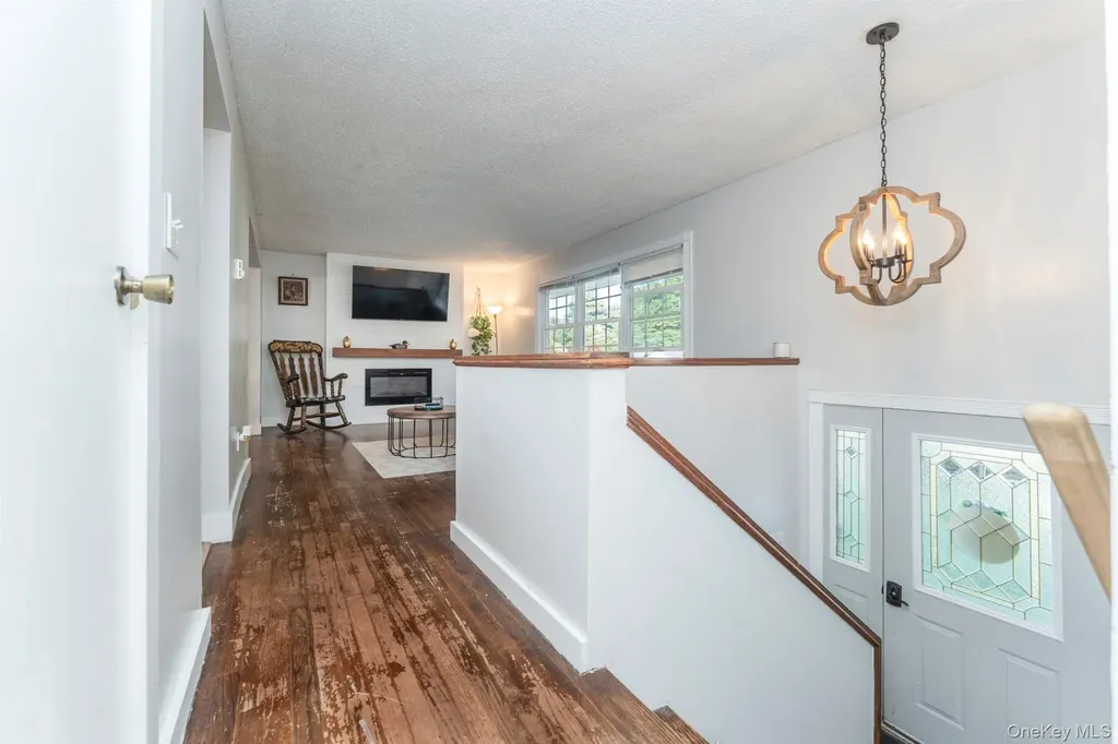30 Willow Road Saugerties NY 12477