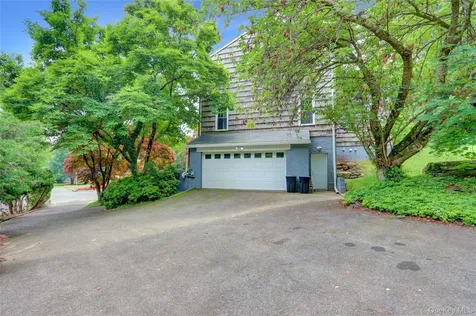 4 Shoreview Circle Pelham NY 10803