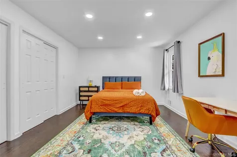 4 Shoreview Circle Pelham NY 10803