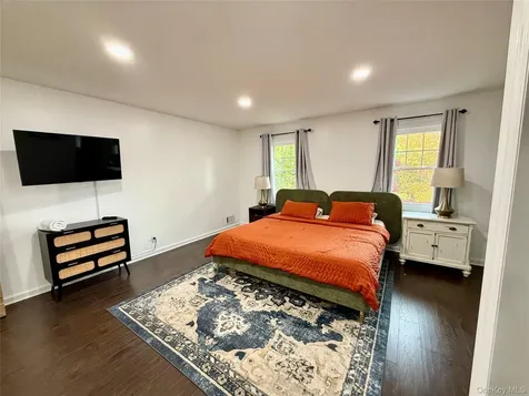 4 Shoreview Circle Pelham NY 10803
