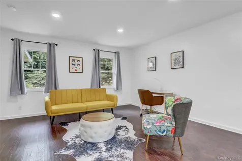 4 Shoreview Circle Pelham NY 10803
