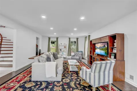 4 Shoreview Circle Pelham NY 10803
