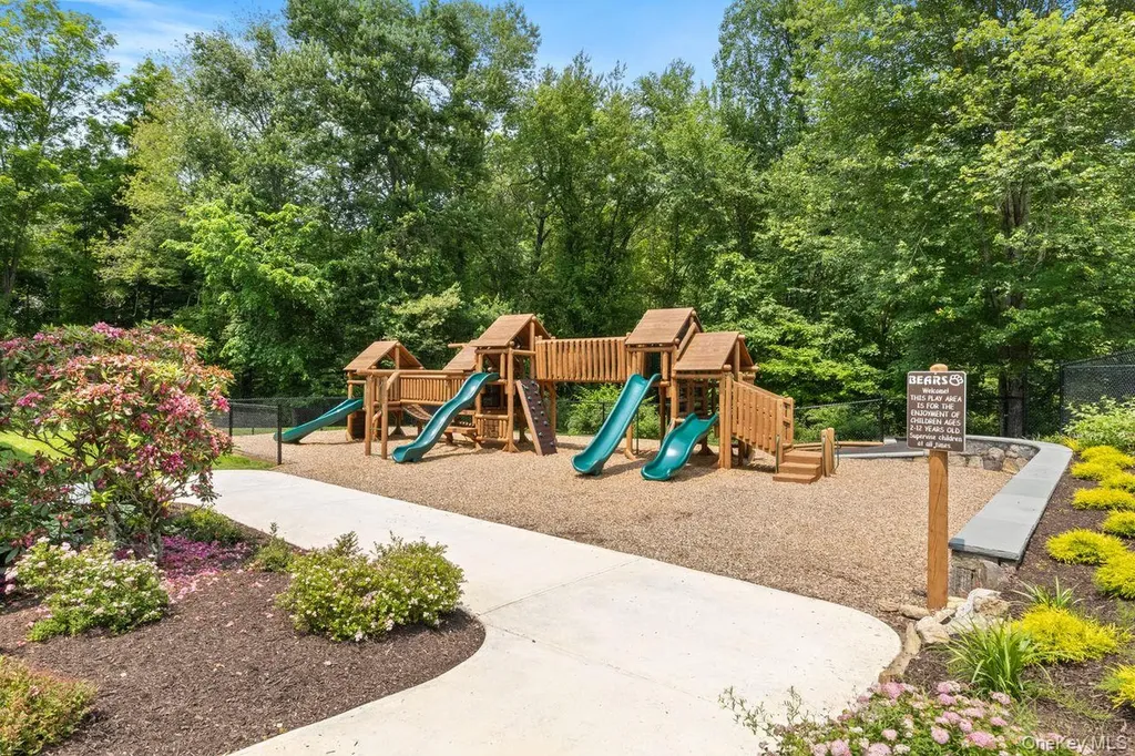 170 Arbor Crest Somers NY 10589