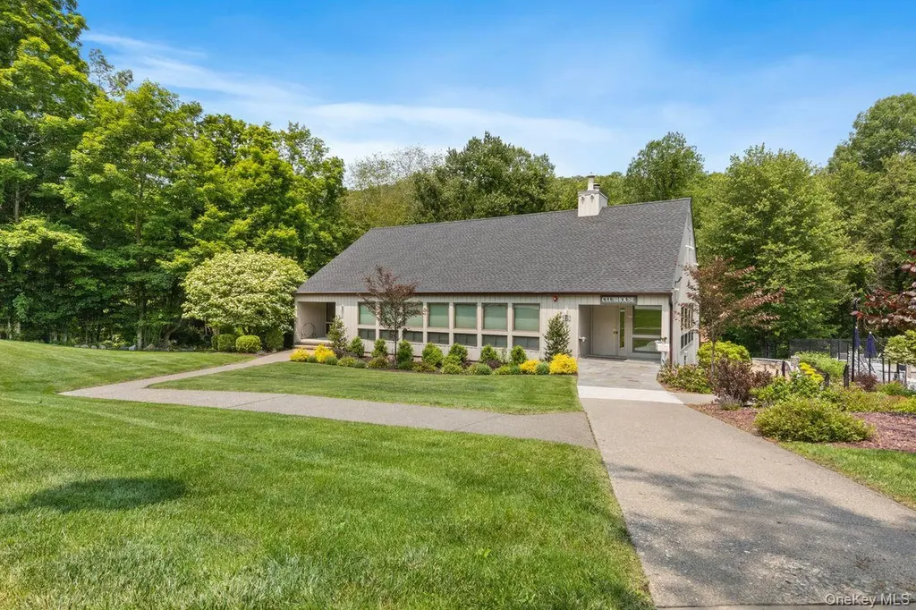 170 Arbor Crest Somers NY 10589