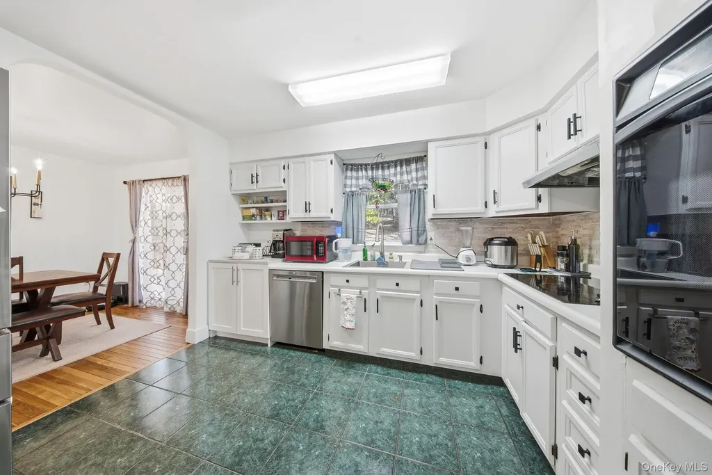 9478 State Route 97 Callicoon NY 12723