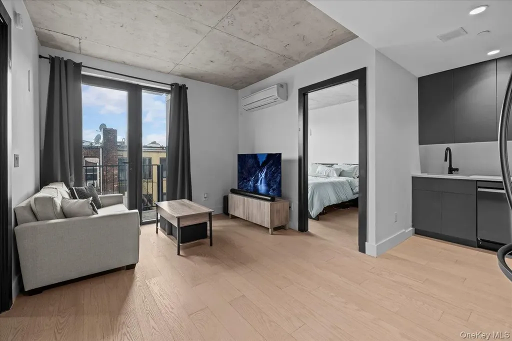458 E 25th Street Brooklyn NY 11226