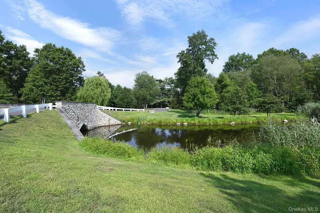 5 Bristol Lane Purchase NY 10577