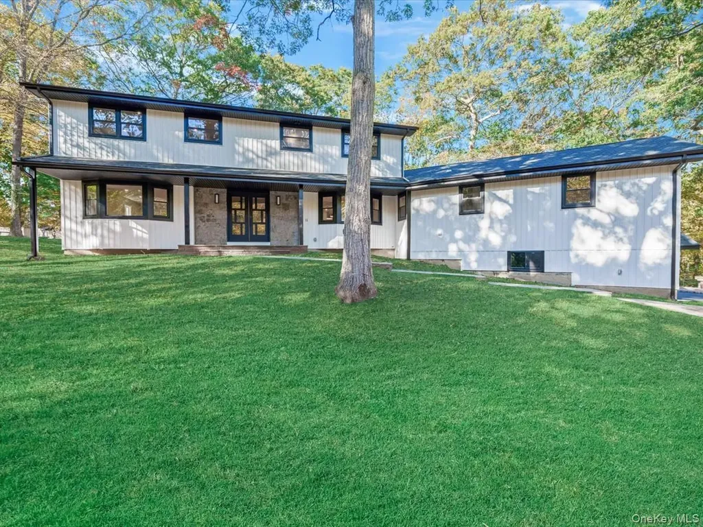 11 Gorham Lane Dix Hills NY 11746