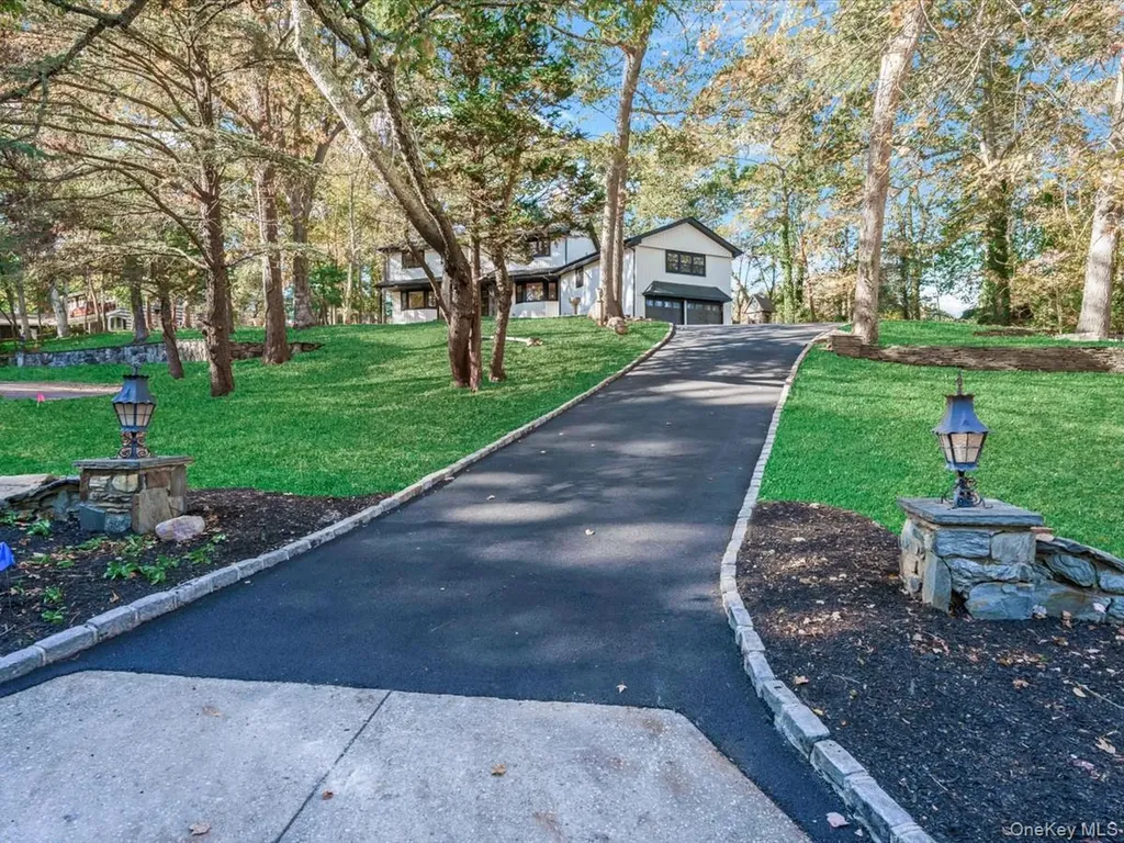 11 Gorham Lane Dix Hills NY 11746