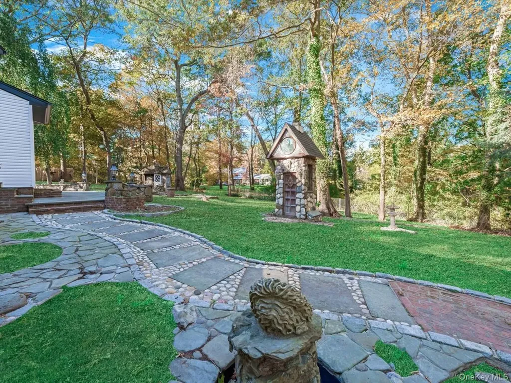 11 Gorham Lane Dix Hills NY 11746