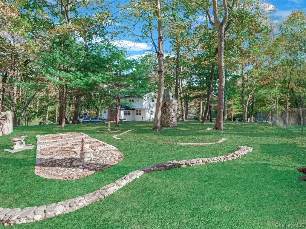 11 Gorham Lane Dix Hills NY 11746
