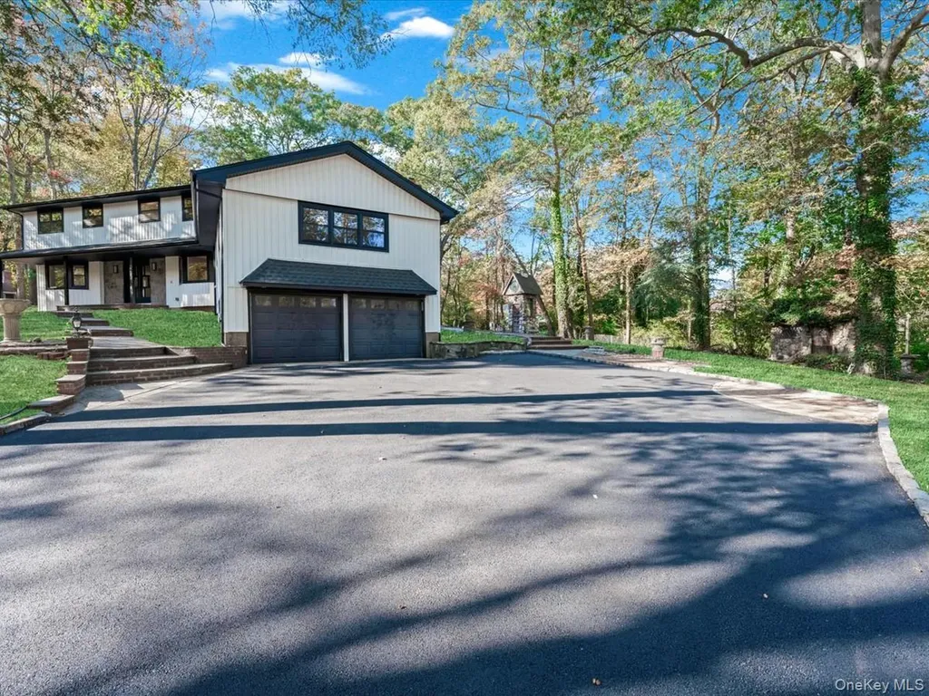 11 Gorham Lane Dix Hills NY 11746