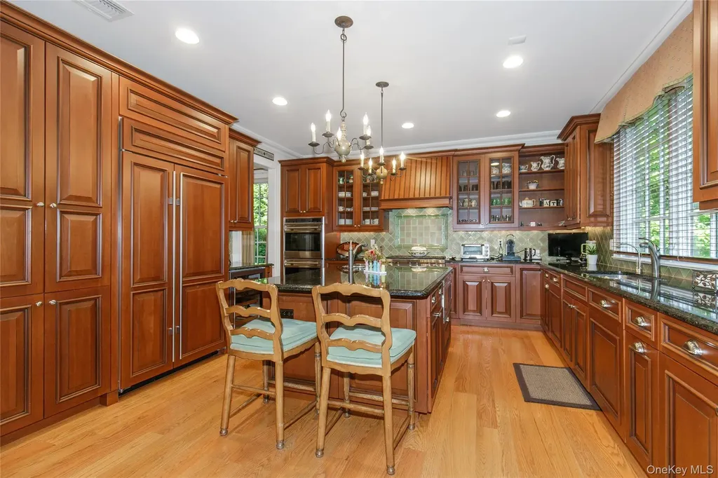 2 Earle Drive Muttontown NY 11791