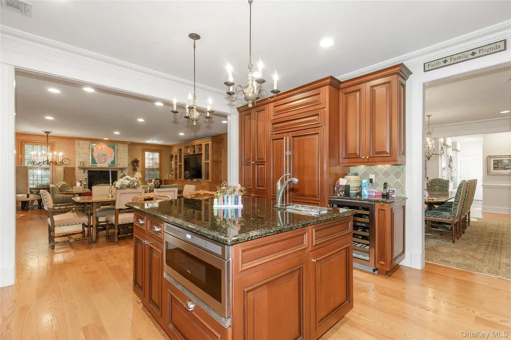 2 Earle Drive Muttontown NY 11791