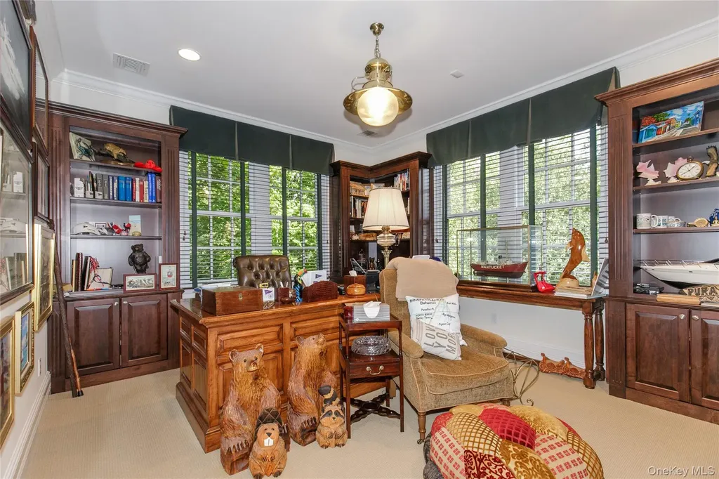 2 Earle Drive Muttontown NY 11791