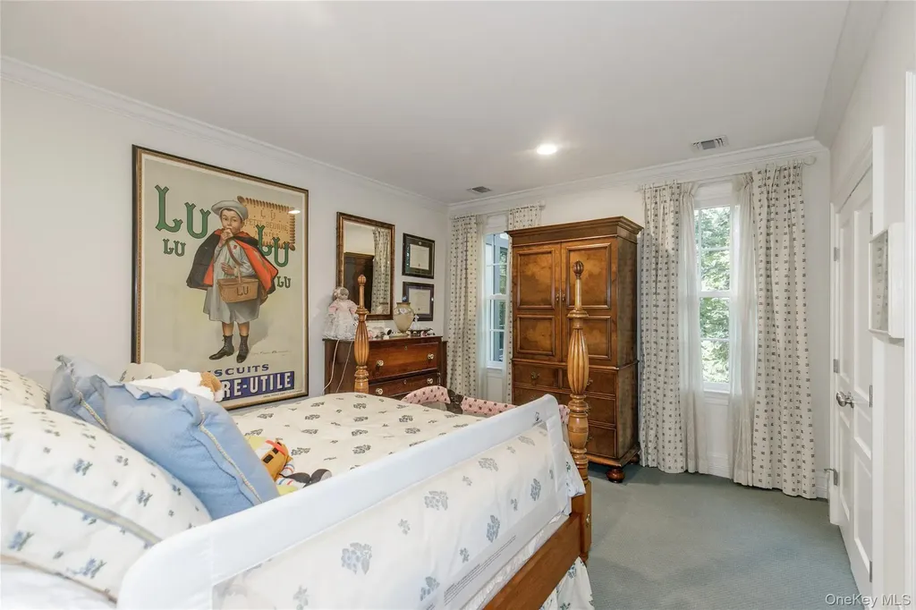 2 Earle Drive Muttontown NY 11791