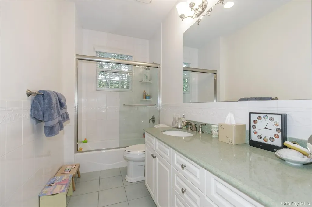 2 Earle Drive Muttontown NY 11791