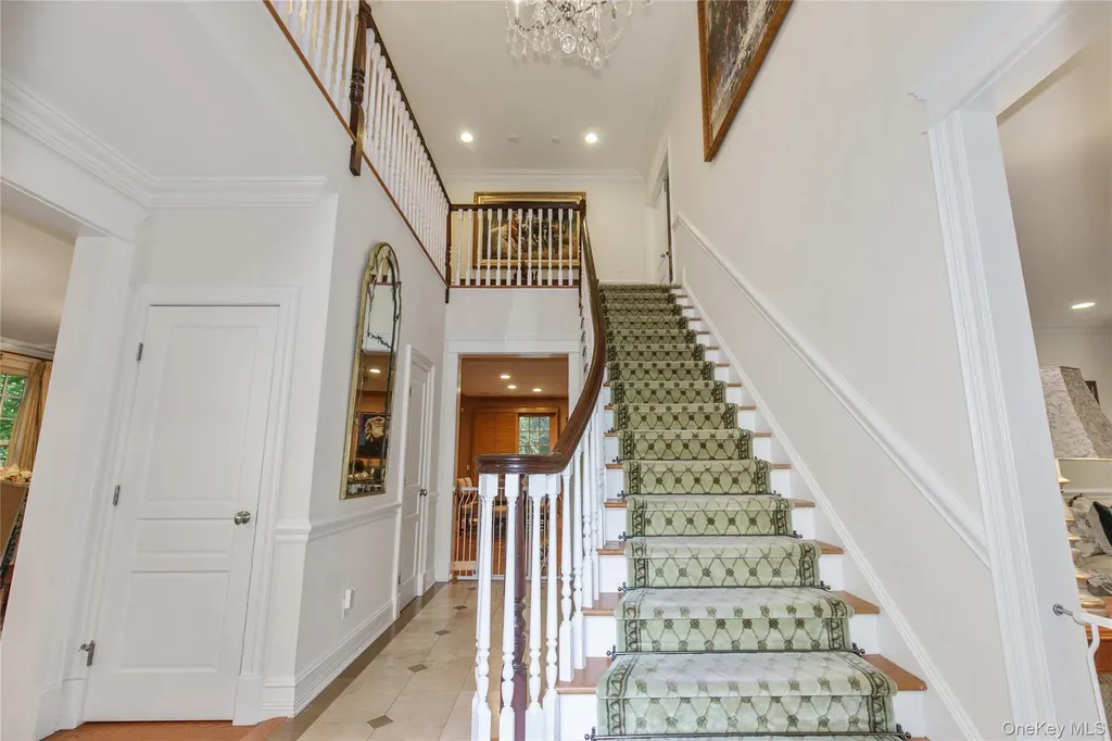 2 Earle Drive Muttontown NY 11791