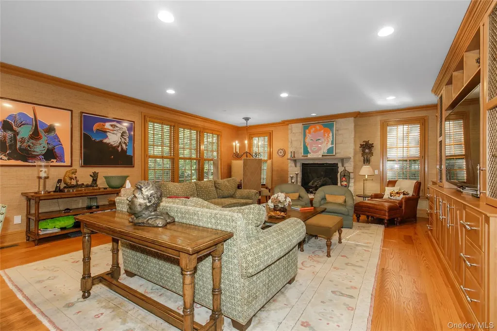 2 Earle Drive Muttontown NY 11791