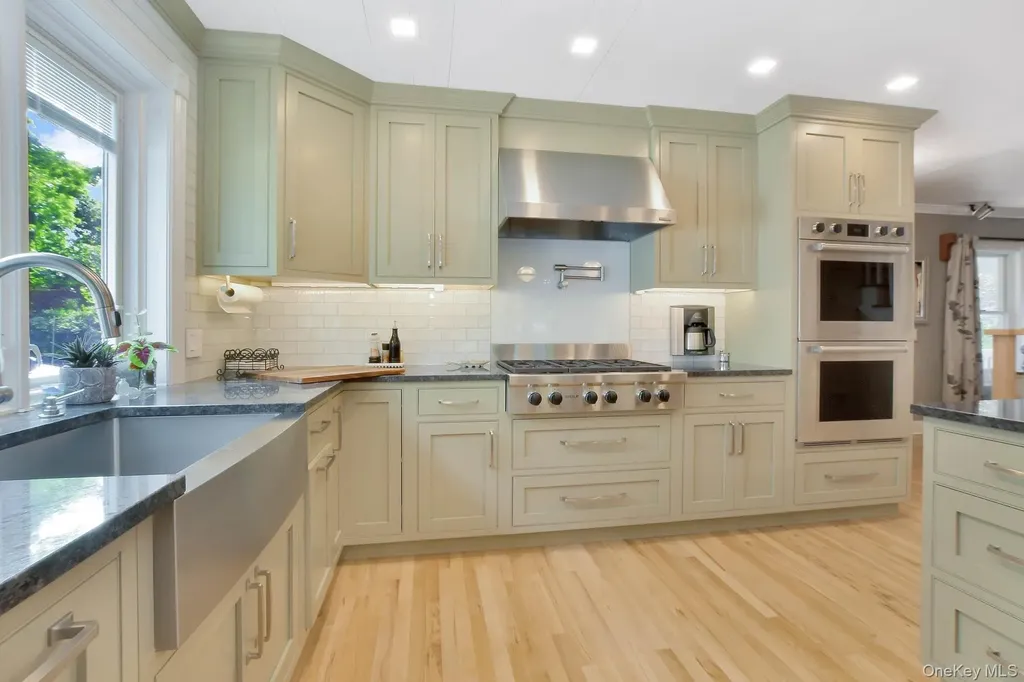 105 Ole Jule Lane Mattituck NY 11952