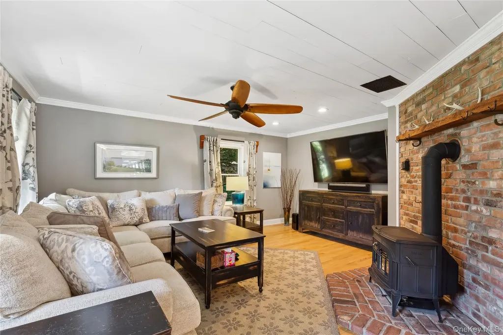 105 Ole Jule Lane Mattituck NY 11952