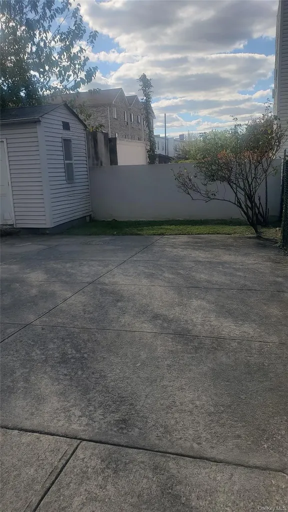 869 Olmstead Avenue Bronx NY 10473