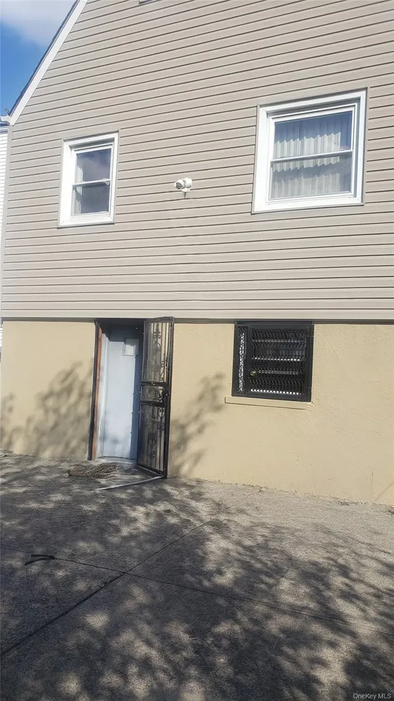 869 Olmstead Avenue Bronx NY 10473