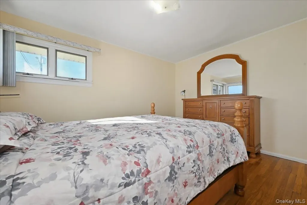162 Crown Avenue Elmont NY 11003