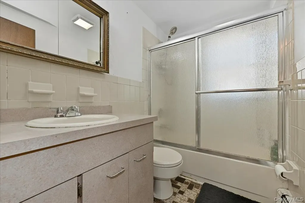 162 Crown Avenue Elmont NY 11003
