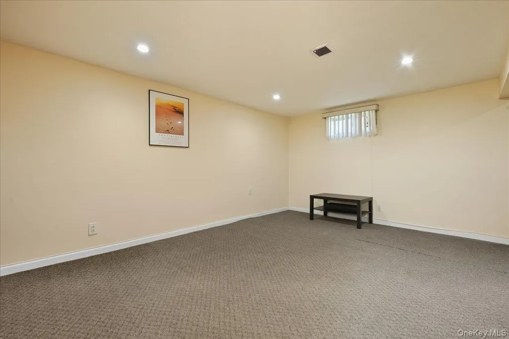162 Crown Avenue Elmont NY 11003