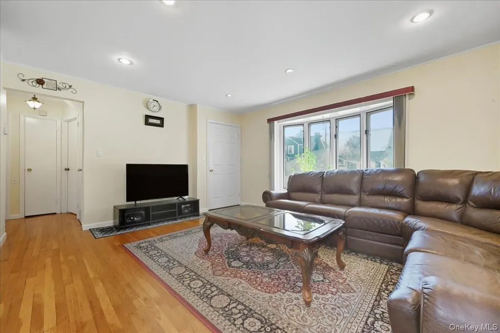 162 Crown Avenue Elmont NY 11003