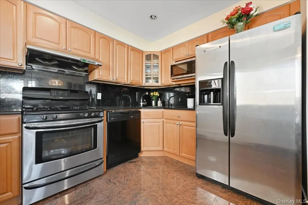 162 Crown Avenue Elmont NY 11003