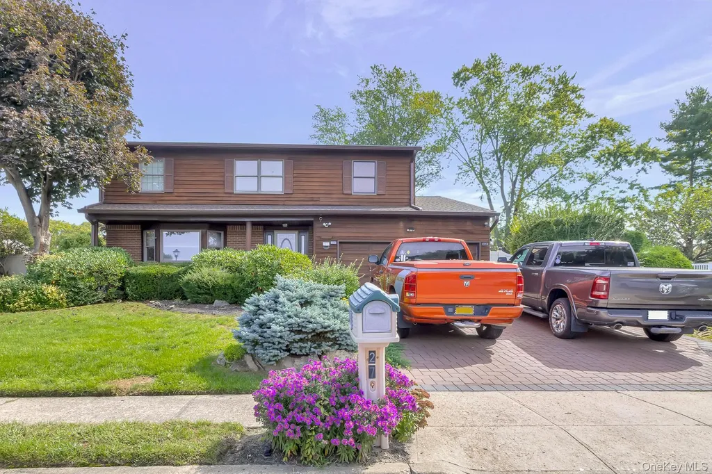27 Bruno Lane Dix Hills NY 11746